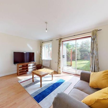 Super 2 Bed House With Privategarden London Exterior photo