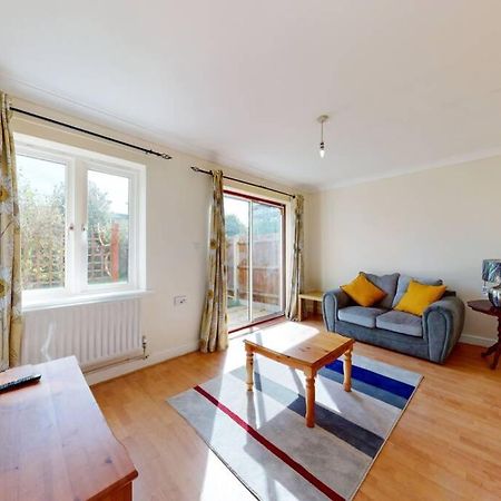 Super 2 Bed House With Privategarden London Exterior photo