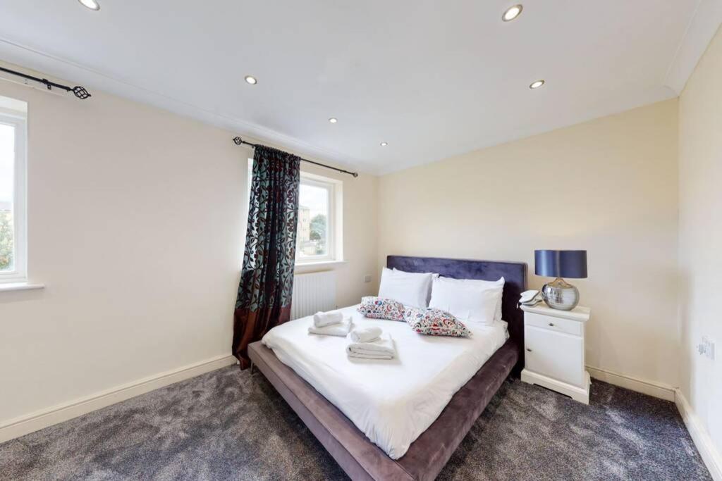 Super 2 Bed House With Privategarden London Exterior photo
